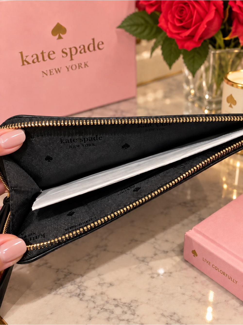 Kate Spade Lucy Medium Zip Wristlet Ditsy Rose Toss NWT - Picture 3 of 5